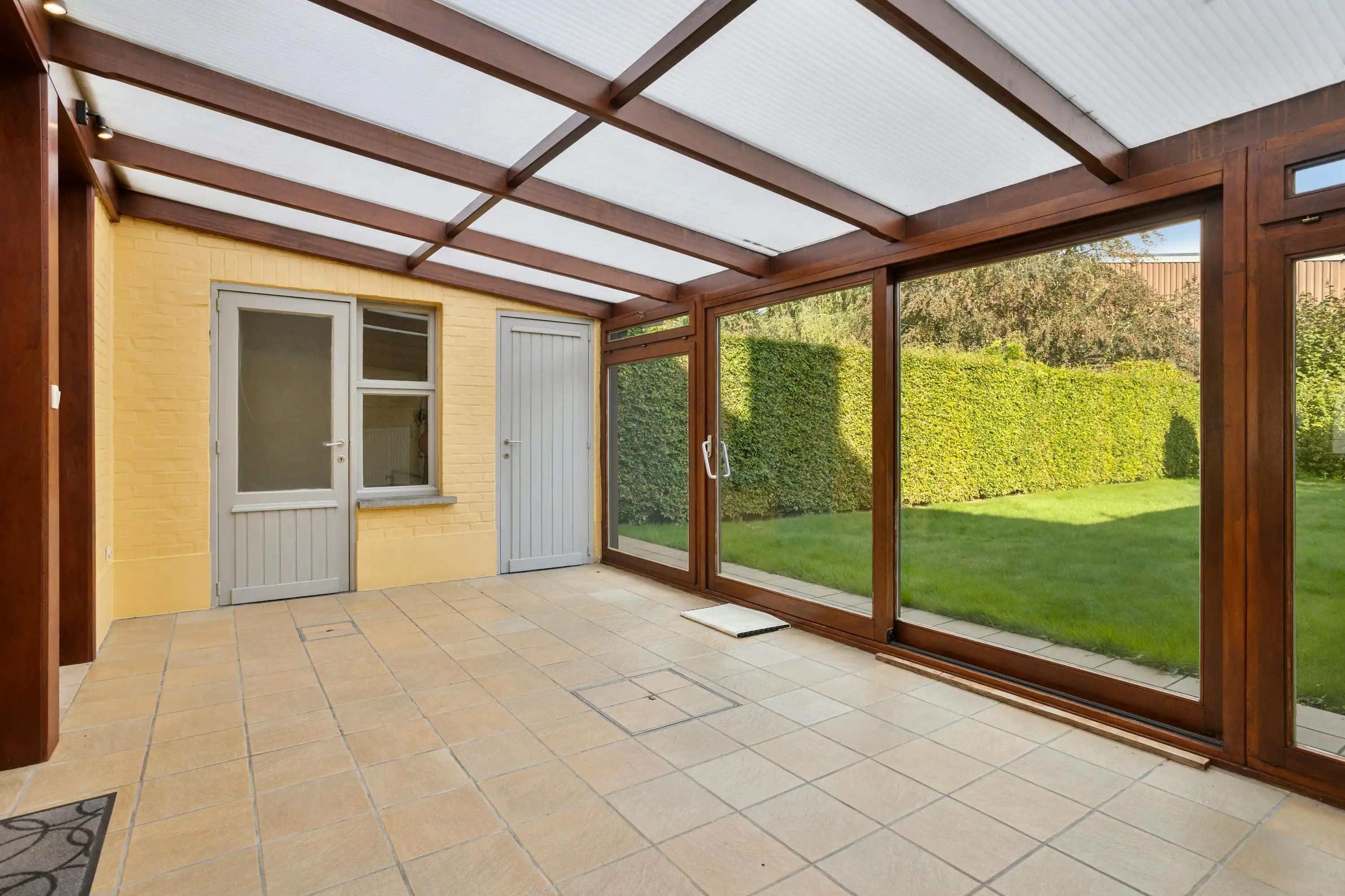 Instapklare halfopen woning met garage en tuin in Roeselare foto 14