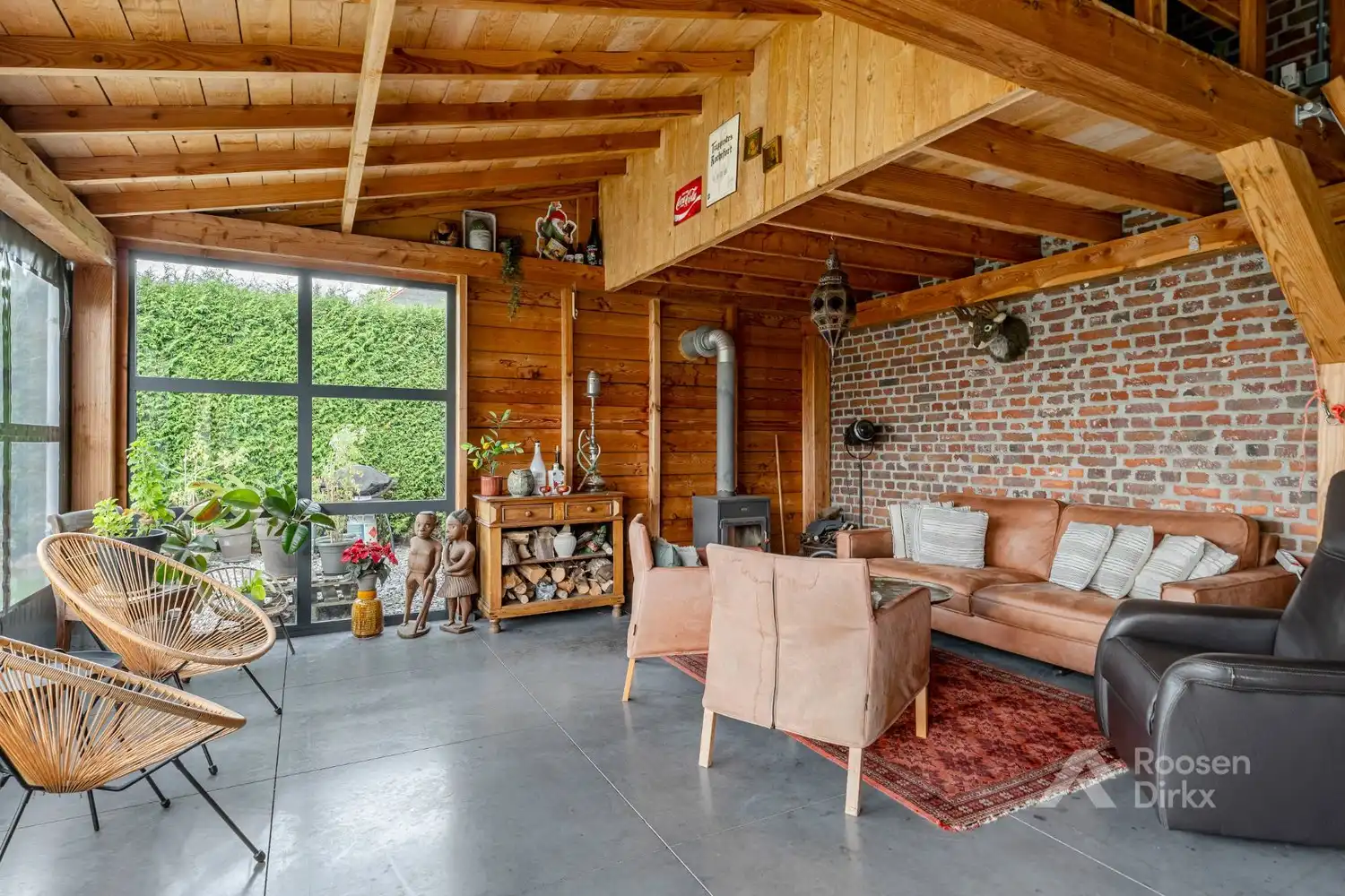 Karaktervolle gerenoveerde landelijke gezinswoning met 5 slaapkamers op perceel van 556m² foto 4