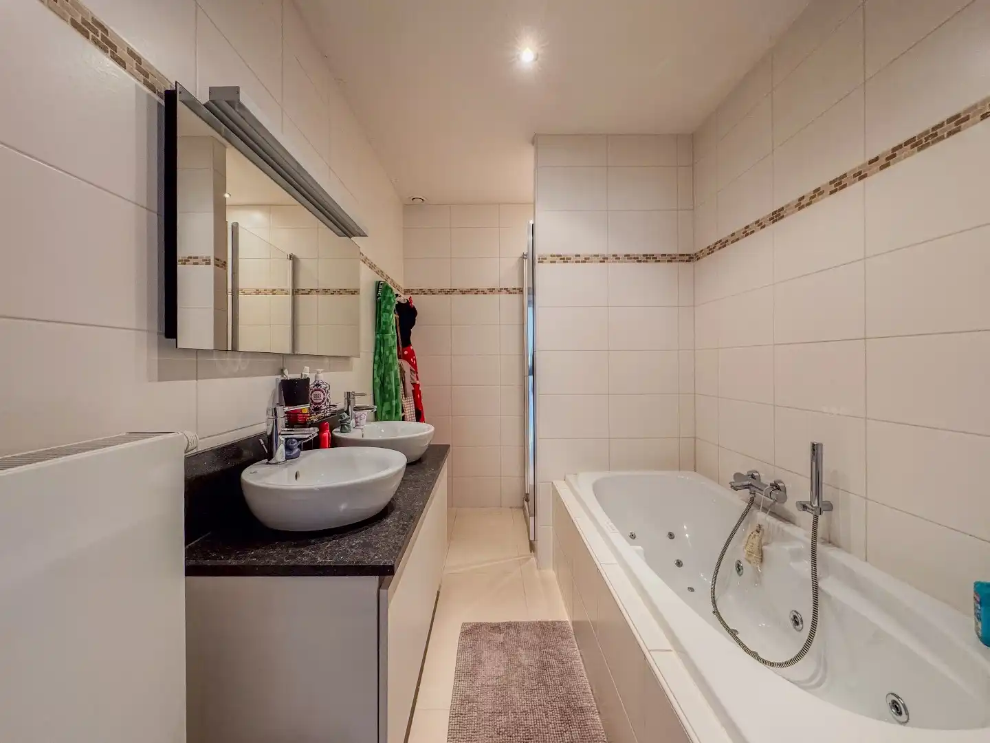 Lichtrijk appartement met 2 slaapkamers, terras en ruime garage. foto 13