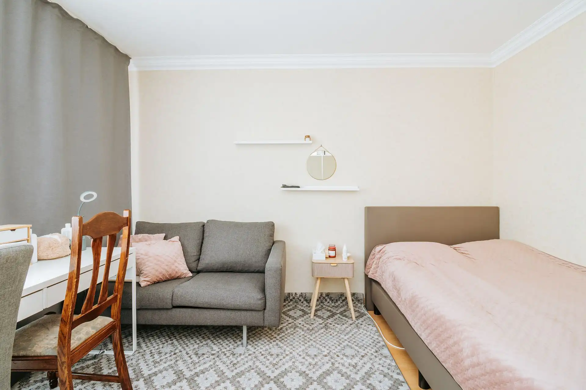 Ruim appartement met twee slaapkamers! foto 6