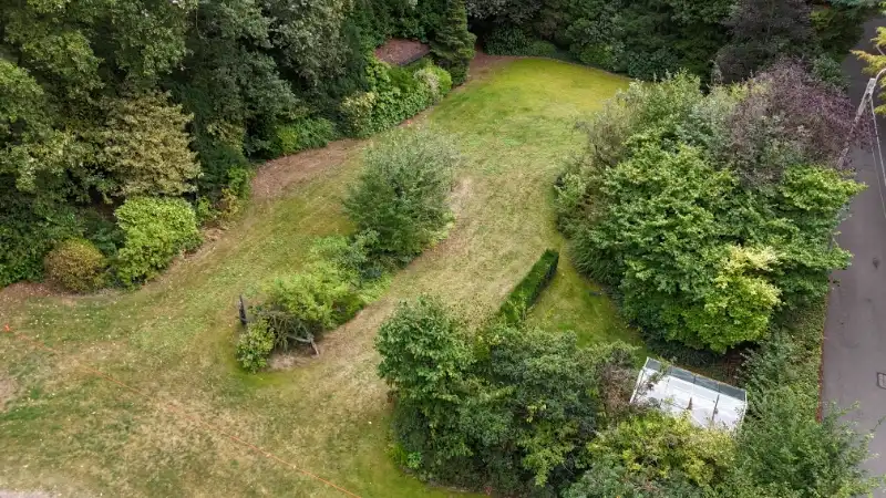 Zeer mooi gelegen bouwgrond 8 are open bebouwing - breedte 25 meter foto 7