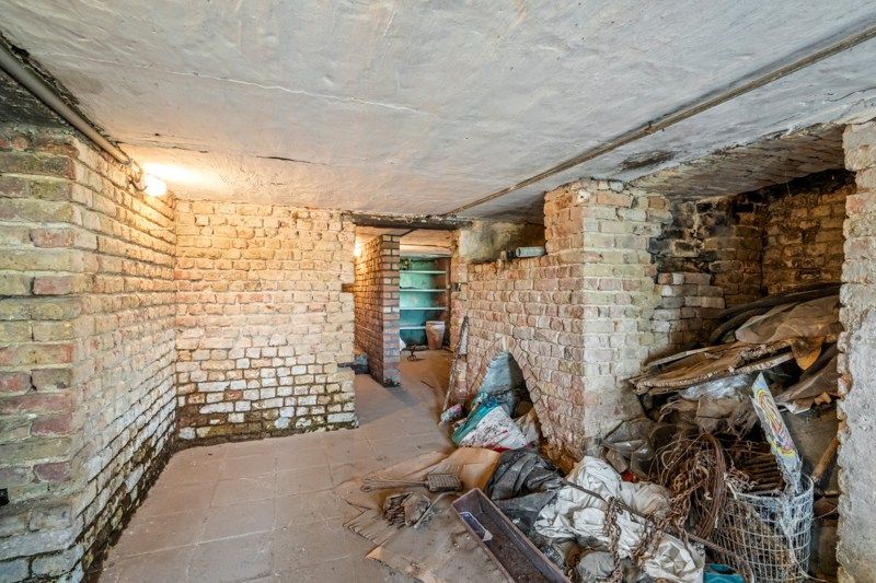 Te renoveren vrijstaande woning met prachtig uitzicht in natuurgebied  foto 20