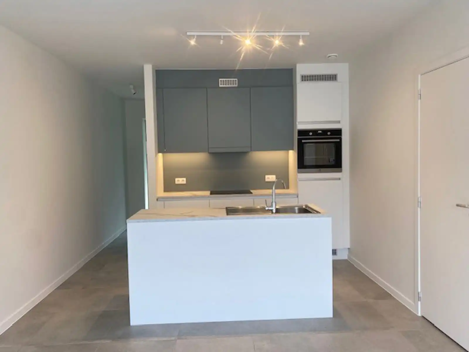 Lichtrijk nieuwbouwappartement met 2k en terras foto 19