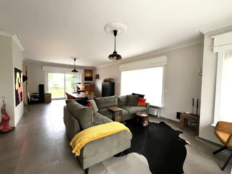 Vernieuwde woning met 4 slaapkamers foto 4