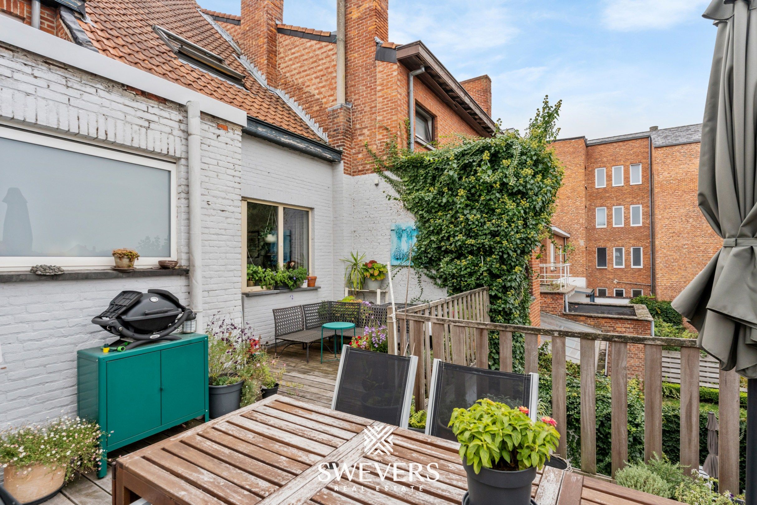Stijlvol herenhuis met kantoorruimte en 3 slaapkamers in hartje Hasselt foto 30