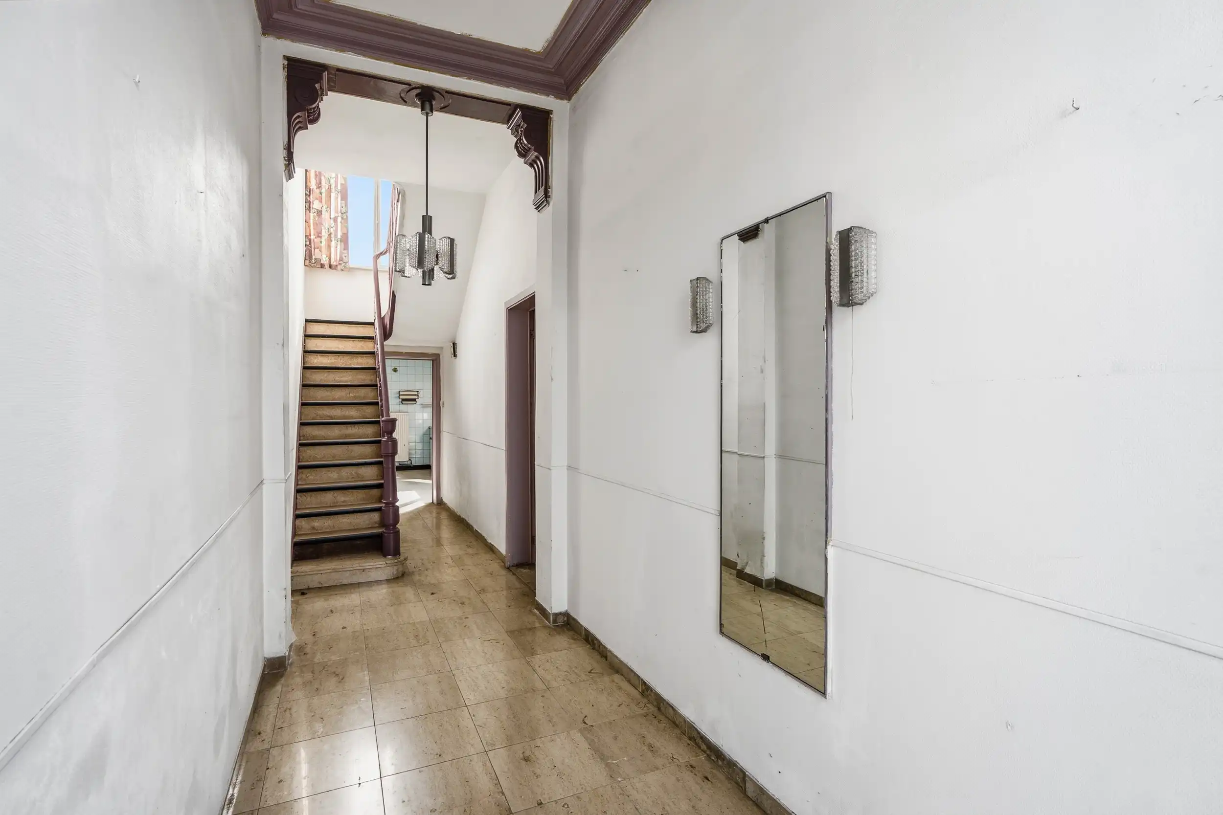 Charmante te renoveren woning op een perceel van 1.853 m² foto 2