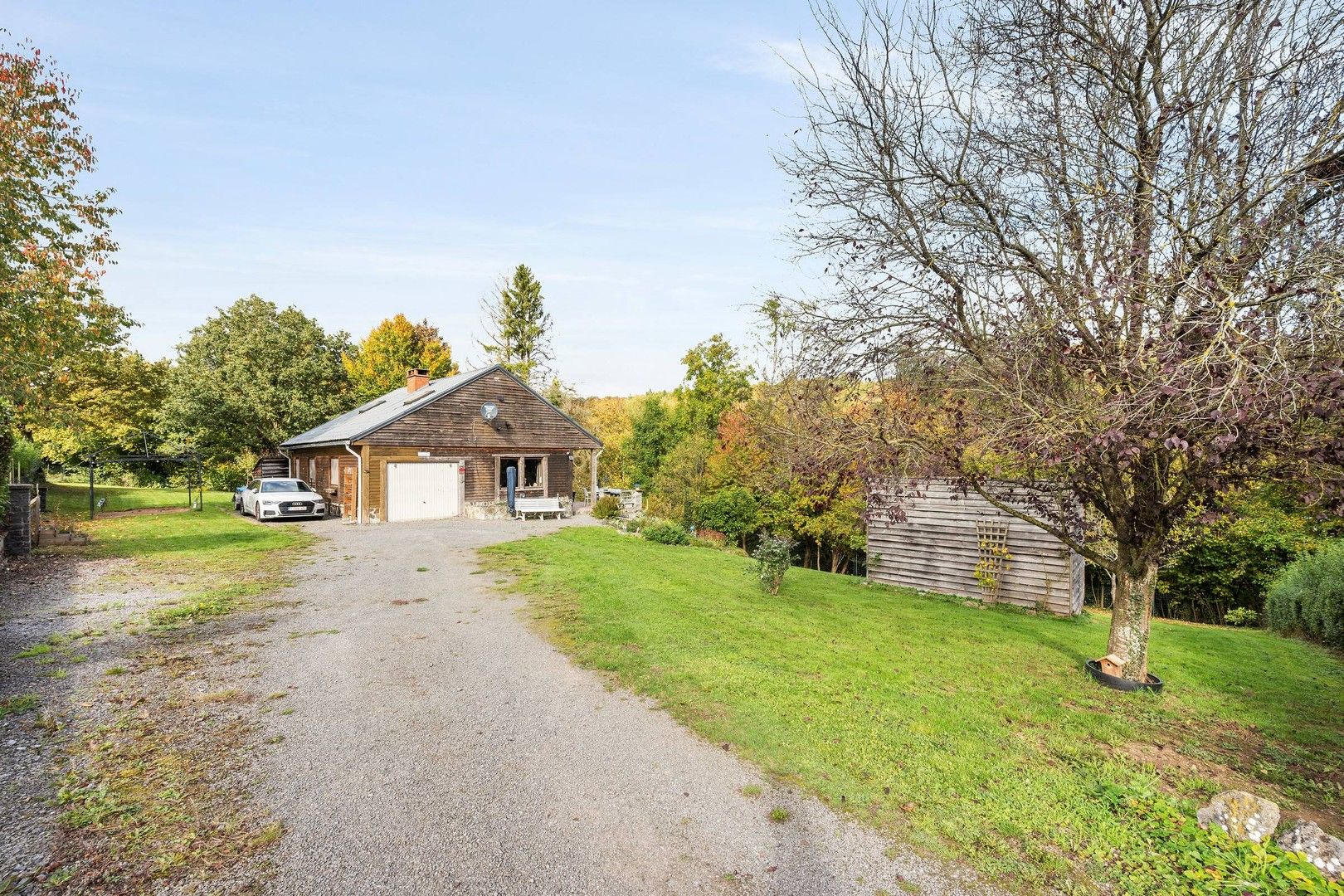 Gezellige chalet met 3 kamers in het vakantiedomein "Le Caillou d'Eau" te Pétigny Couvin met zicht op het riviertje l'Eau Noire - Chalet confortable de 3 chambres dans le domaine de vacances « Le Caillou d'Eau » à Pétigny Couvin avec vue sur la rivière l'Eau Noire foto 4