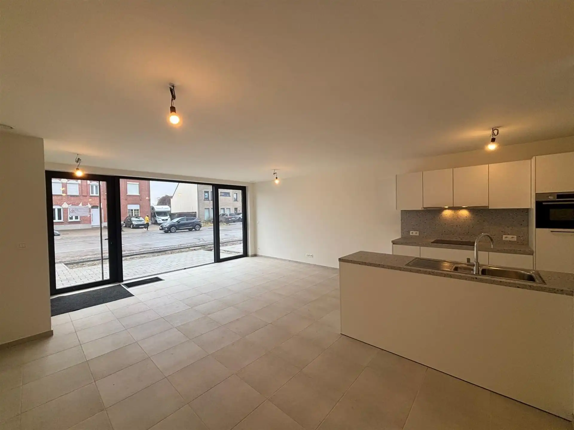 Modern gelijkvloers appartement met private tuin en ruime terrassen in Asse! foto 5