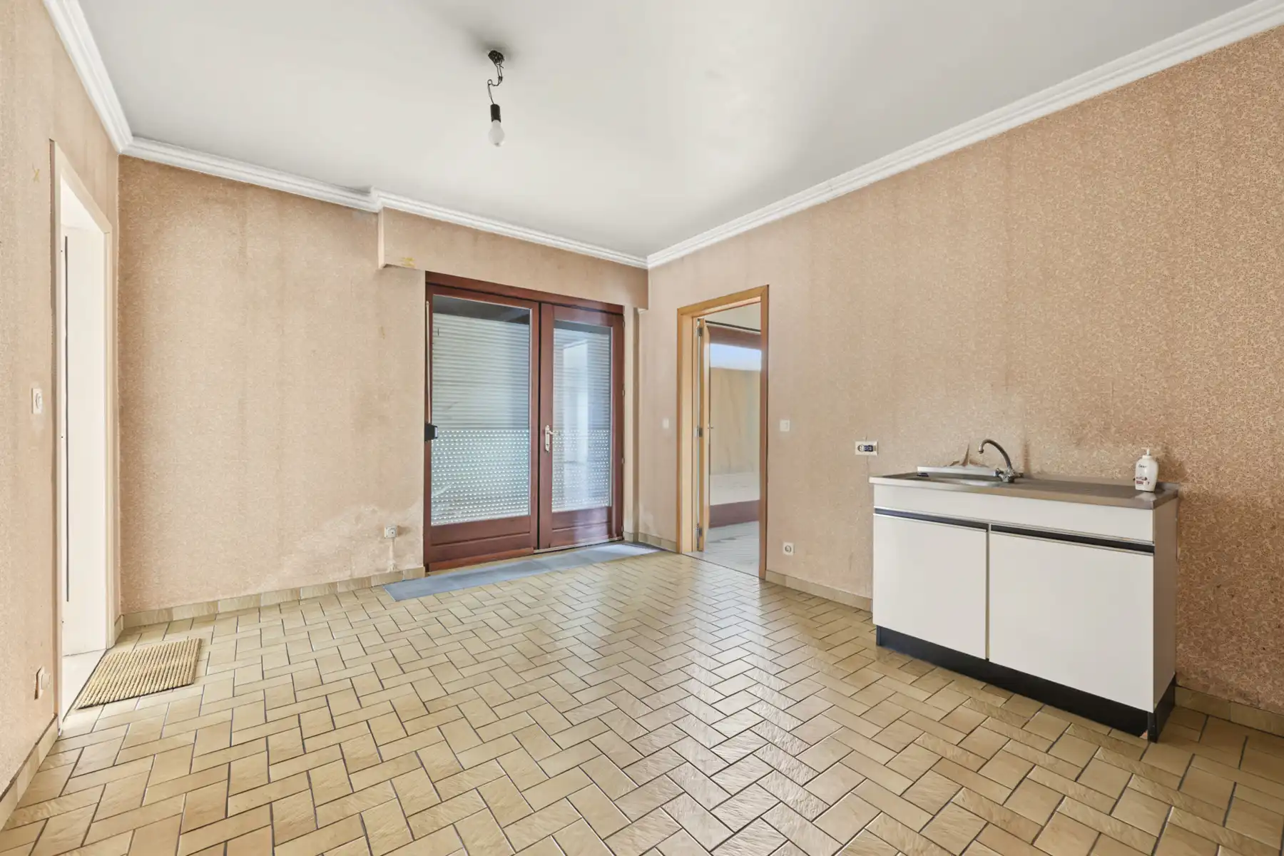 Te renoveren laagbouwwoning op een zonrijk perceel van ca 1.063m² op wandelafstand van het centrum van Rijkevorsel. foto 6