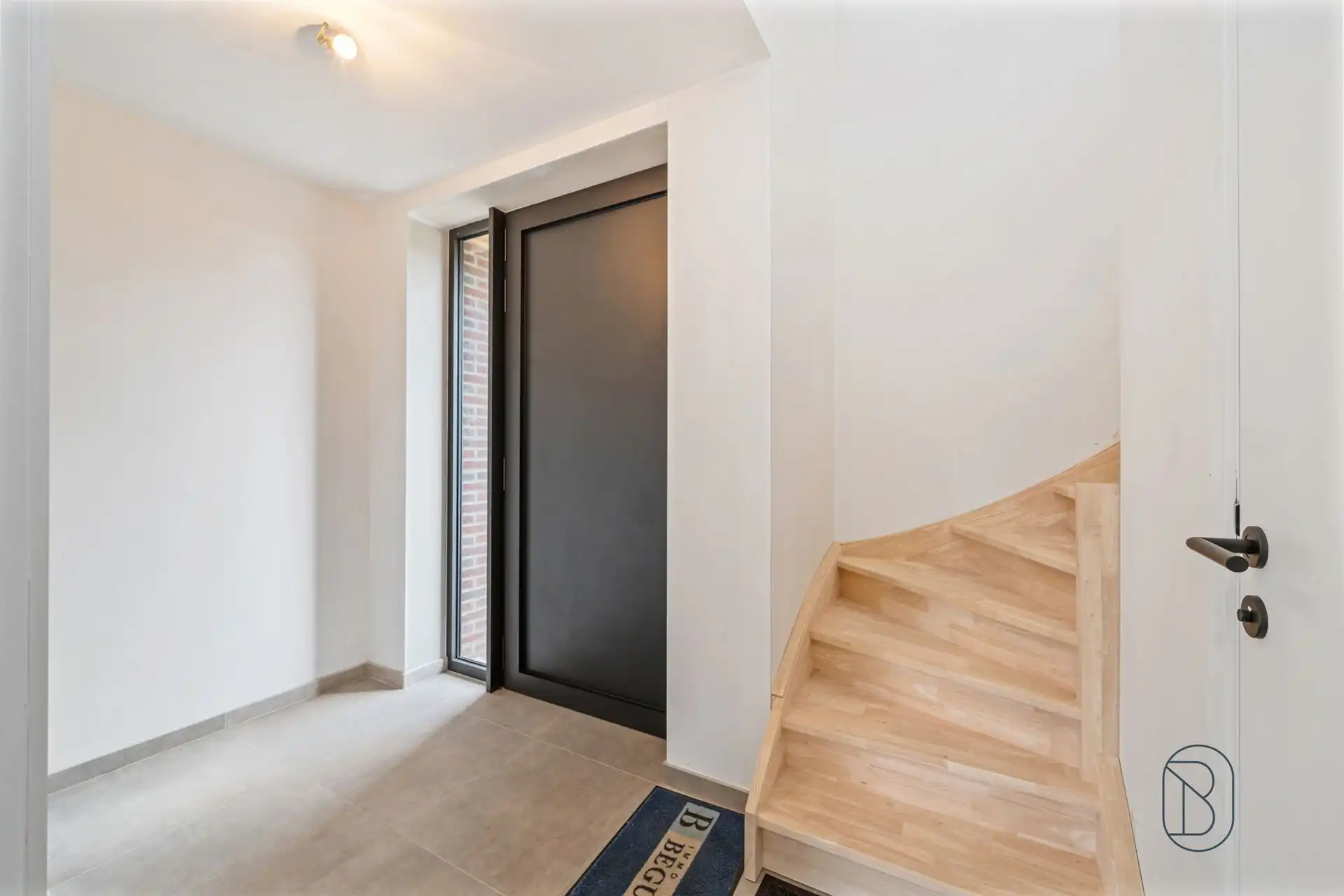 Kwalitatieve moderne ruime nieuwbouwwoning HOB met 3 SLK! foto 13