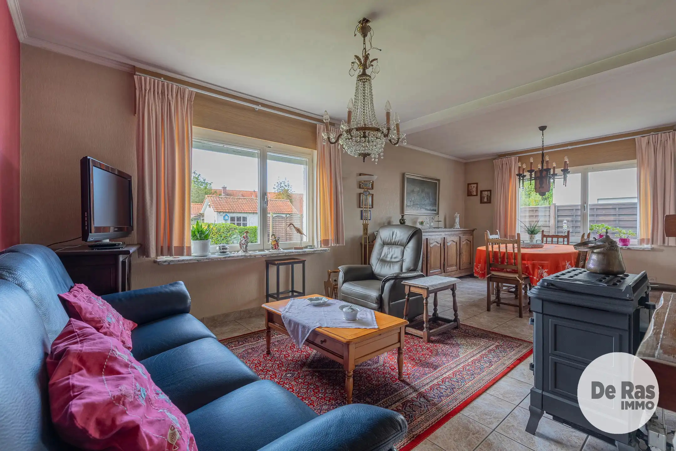 SCHELLEBELLE- Te renoveren woning in een rustige verkaveling foto 11