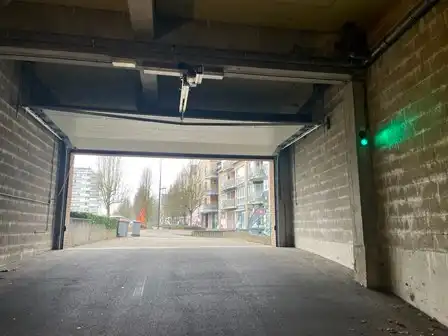 Vaste autostandplaats in het centrum foto 3