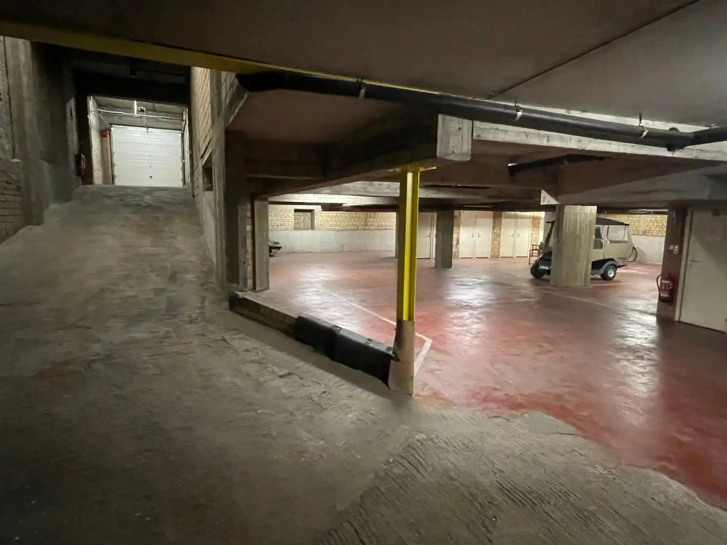 Dubbele ondergrondse staanplaats te huur foto 2