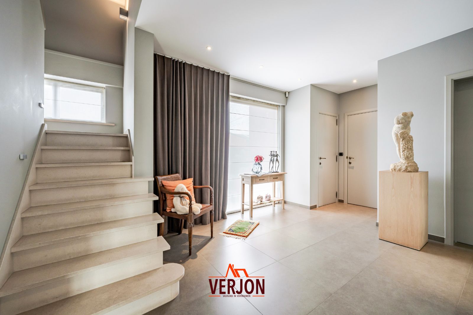 Kijkdag 11/10/2025 tussen 11 en 12 uur! Exclusieve woning met hangaar en luxueuze leefruimtes foto 14