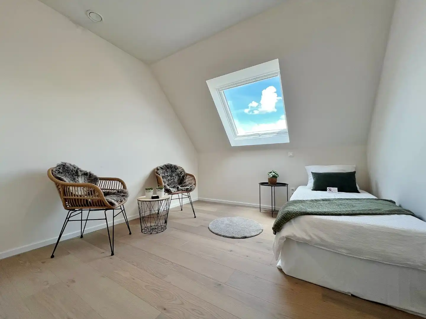 Halfopen karaktervolle nieuwbouwwoning met dubbele garage en tuin. ( 6%btw mogelijk ) foto 20