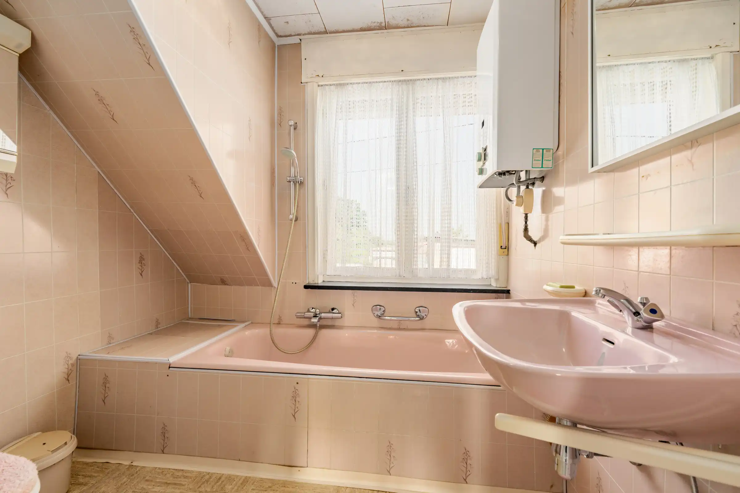 Gezellige woning met grote tuin in Outrijve foto 13