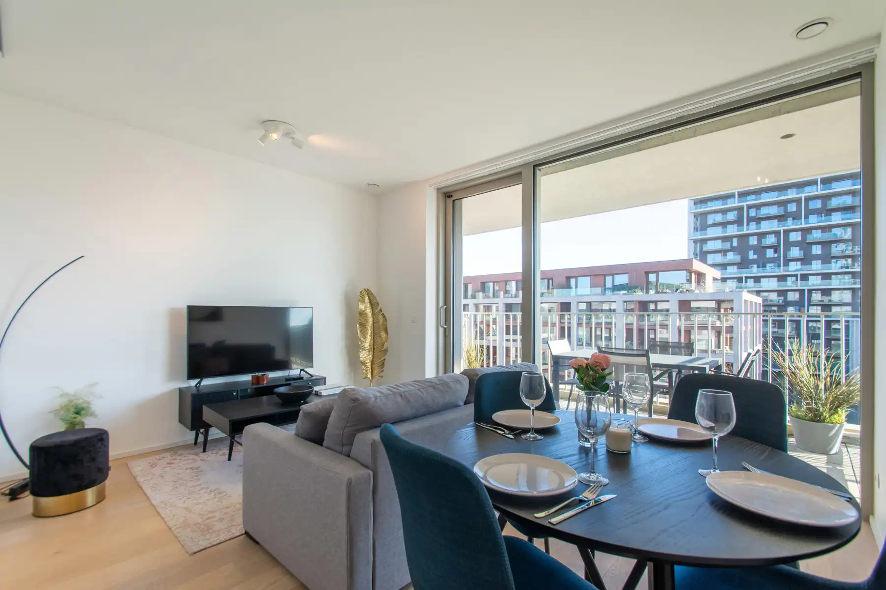 Prachtige gemeubelde studio met zicht op de Schelde foto {{pictureIndex}}