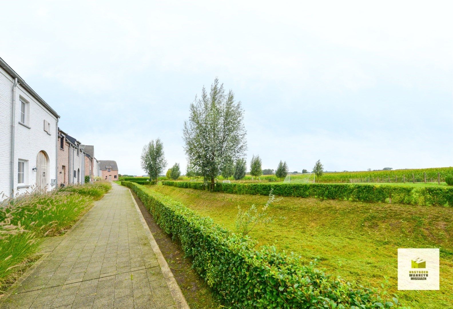 Recente en energiezuinige woning met 4 slpk, carport en parkeerplaats in doodlopende straat foto 20