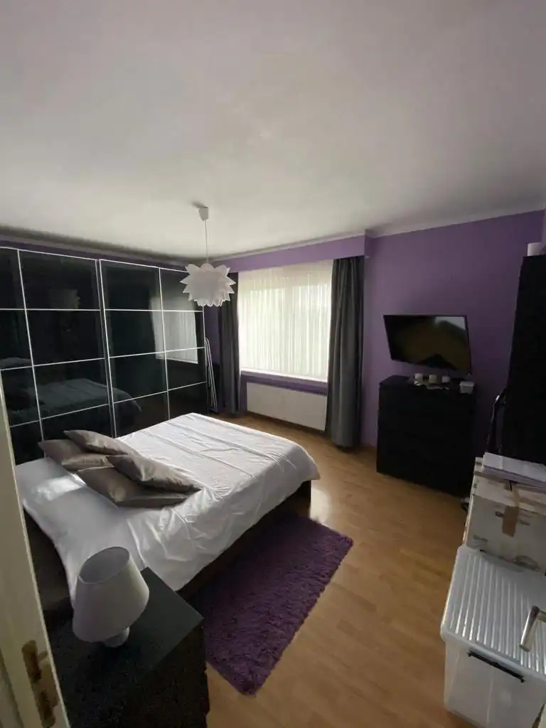 Gerenoveerd 3-slaapkamerappartement met staanplaats foto 10