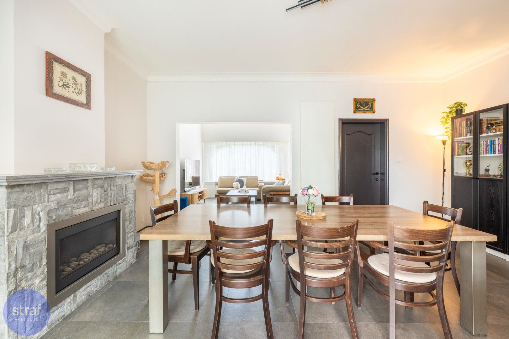 Enorme rijwoning met 6 slaapkamers én een zwembad foto 2