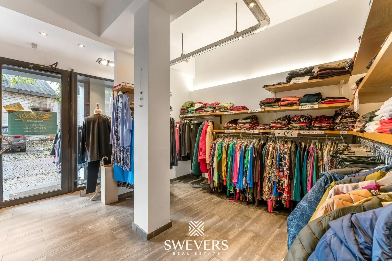 Commerciële topligging aan Sint-Martenplein in Sint-Truiden foto 9