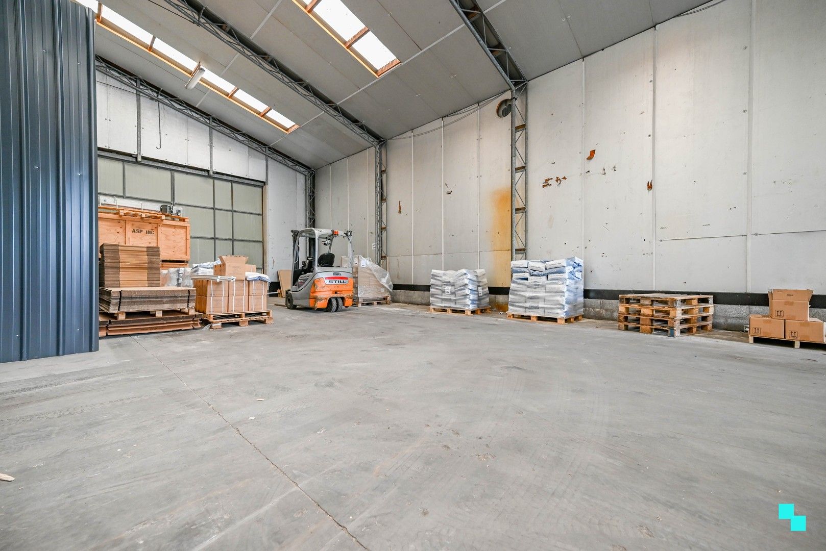 Ruime opslagplaats  van ca. 300 m² te Kachtem foto 5