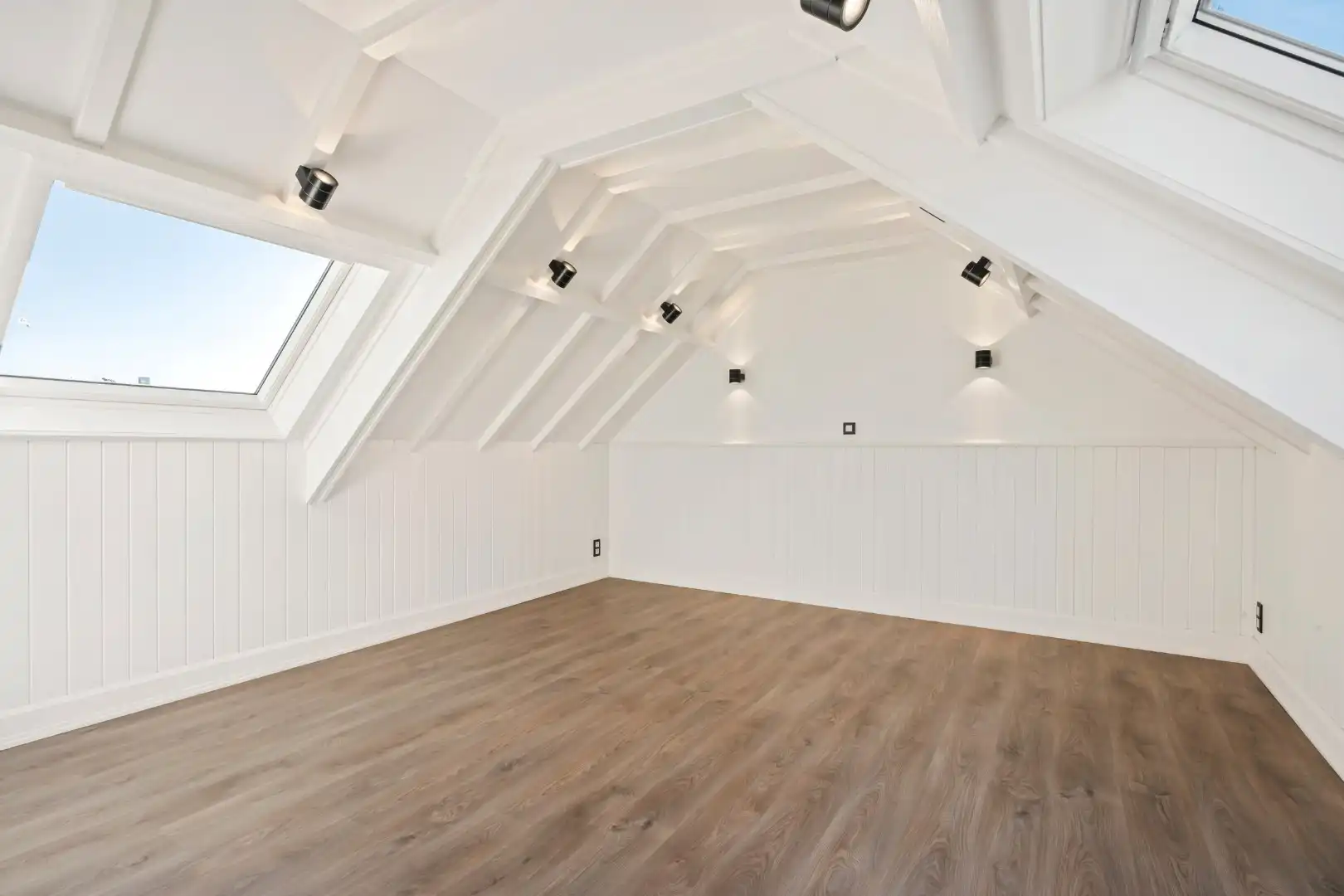 Instapklare woning met 3 slaapkamers, verzorgde tuin en garage in Roeselare foto 16