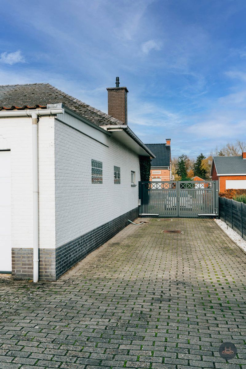 Vrijstaande, karaktervolle woning op ruim perceel  foto 27