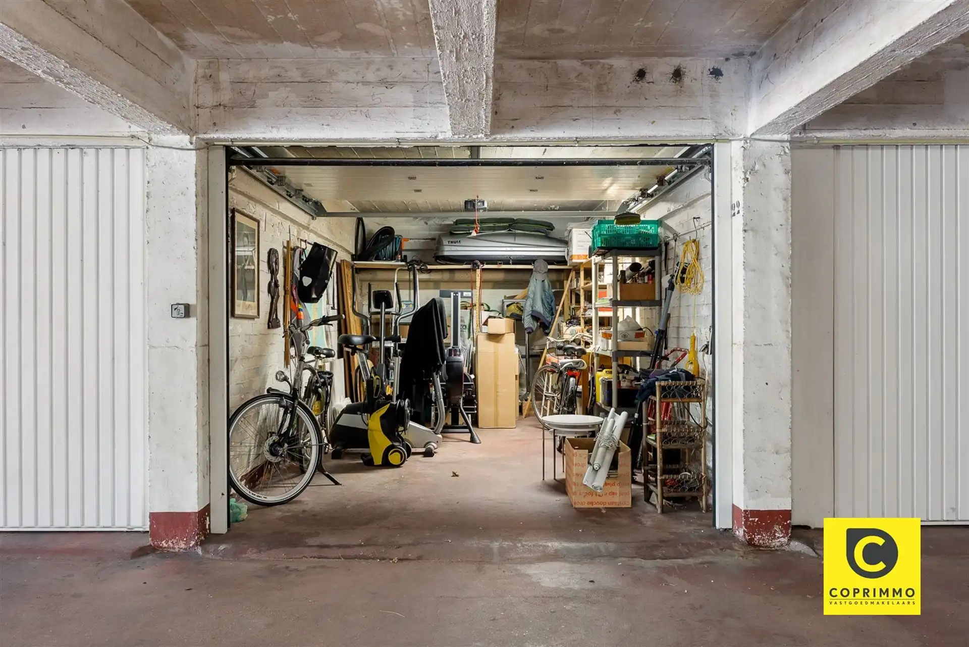 Riant 4 slaapkamer app + garage foto 17