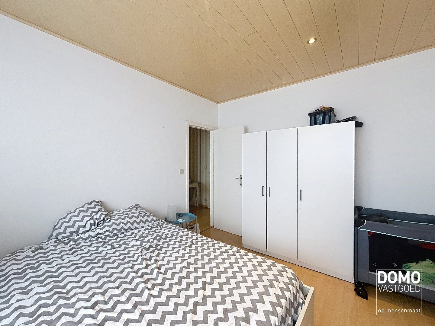 RUIM APPARTEMENT MET 2 SLAAPKAMERS, ZUIDGERICHT TERRAS EN AIRCO foto 11