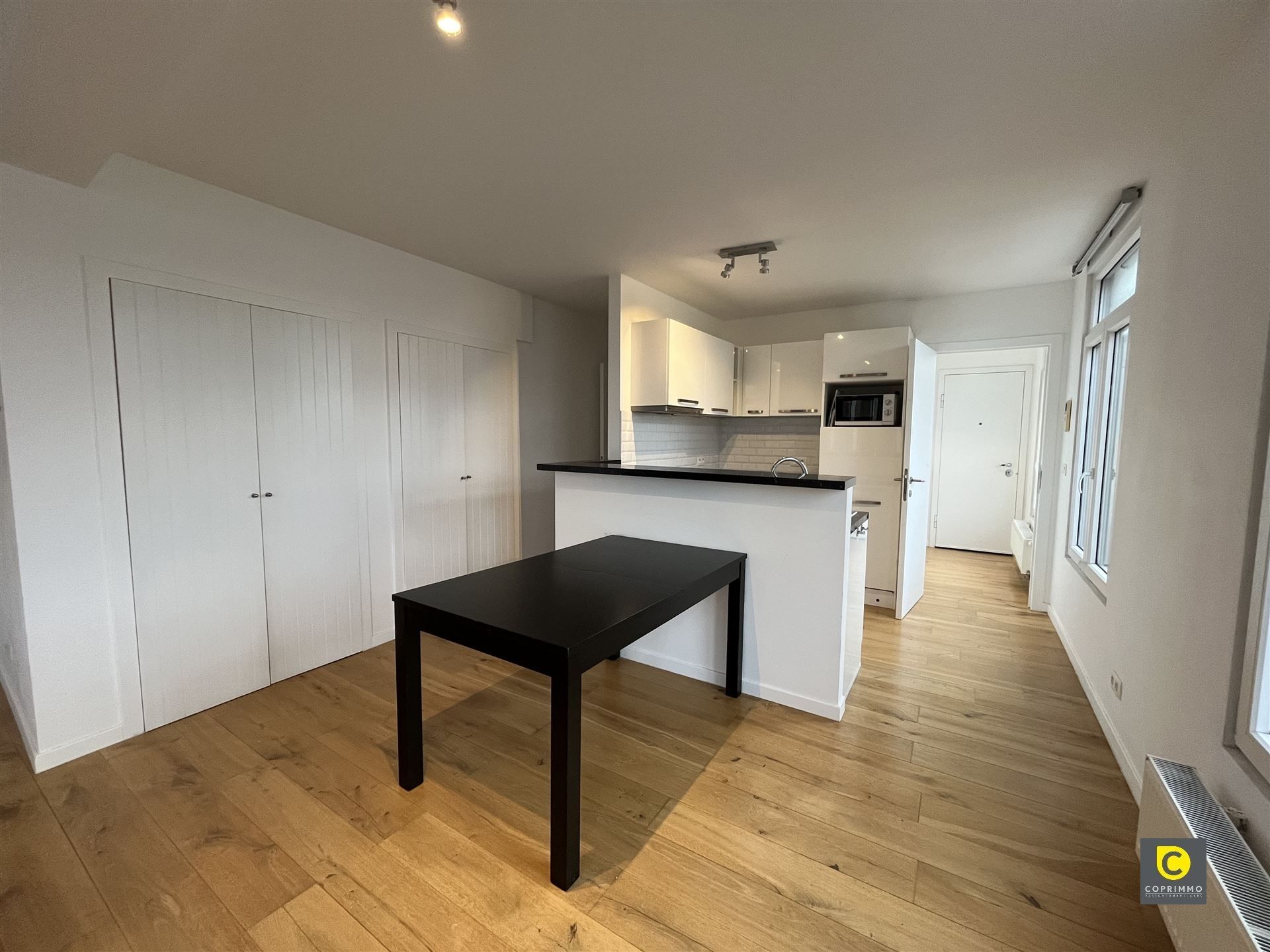 Lichtrijk hoekapp met 2 slpks! foto 3