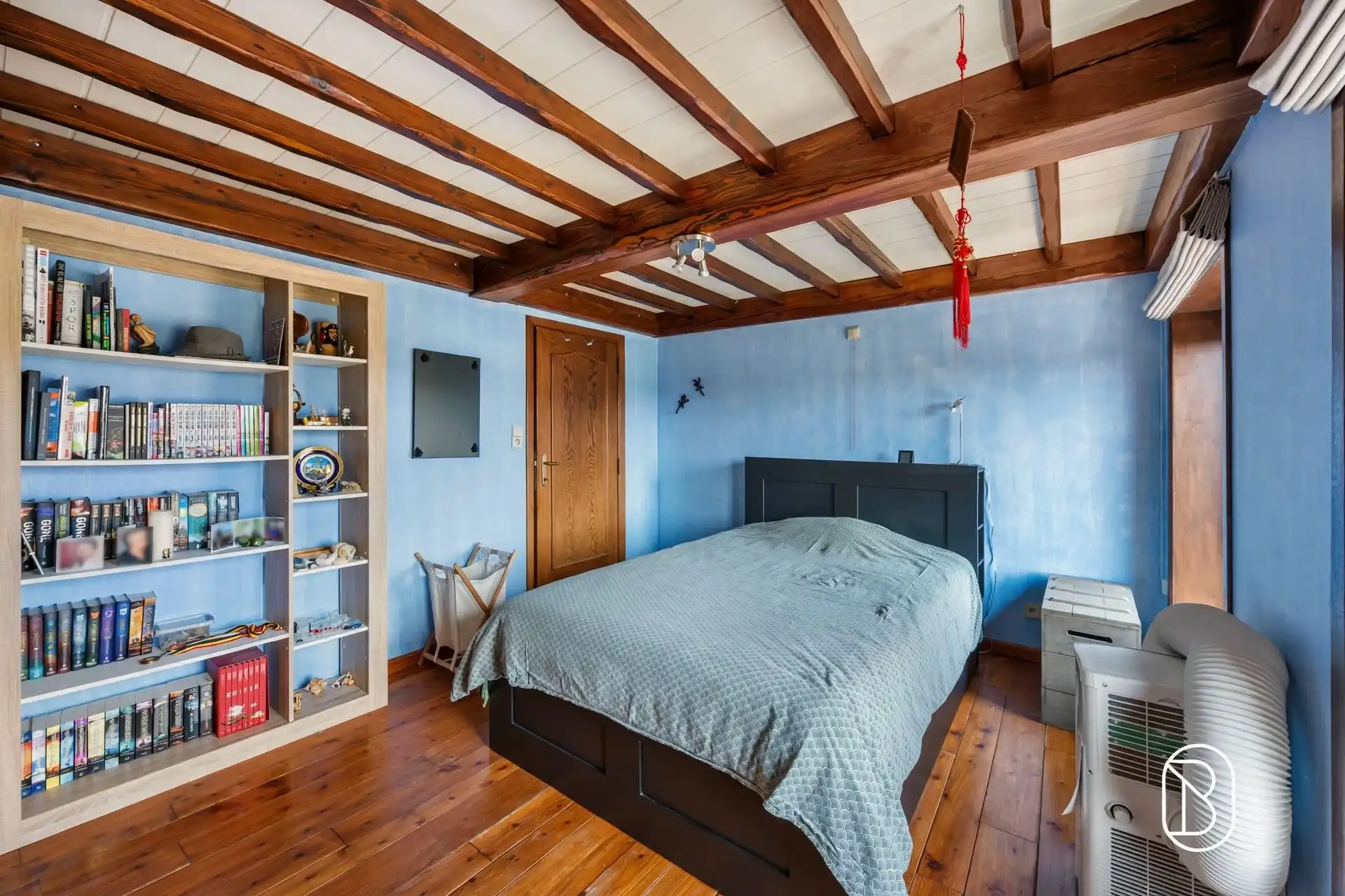 Ruime karakterwoning met 4 slk, grote tuin en charme. foto 29