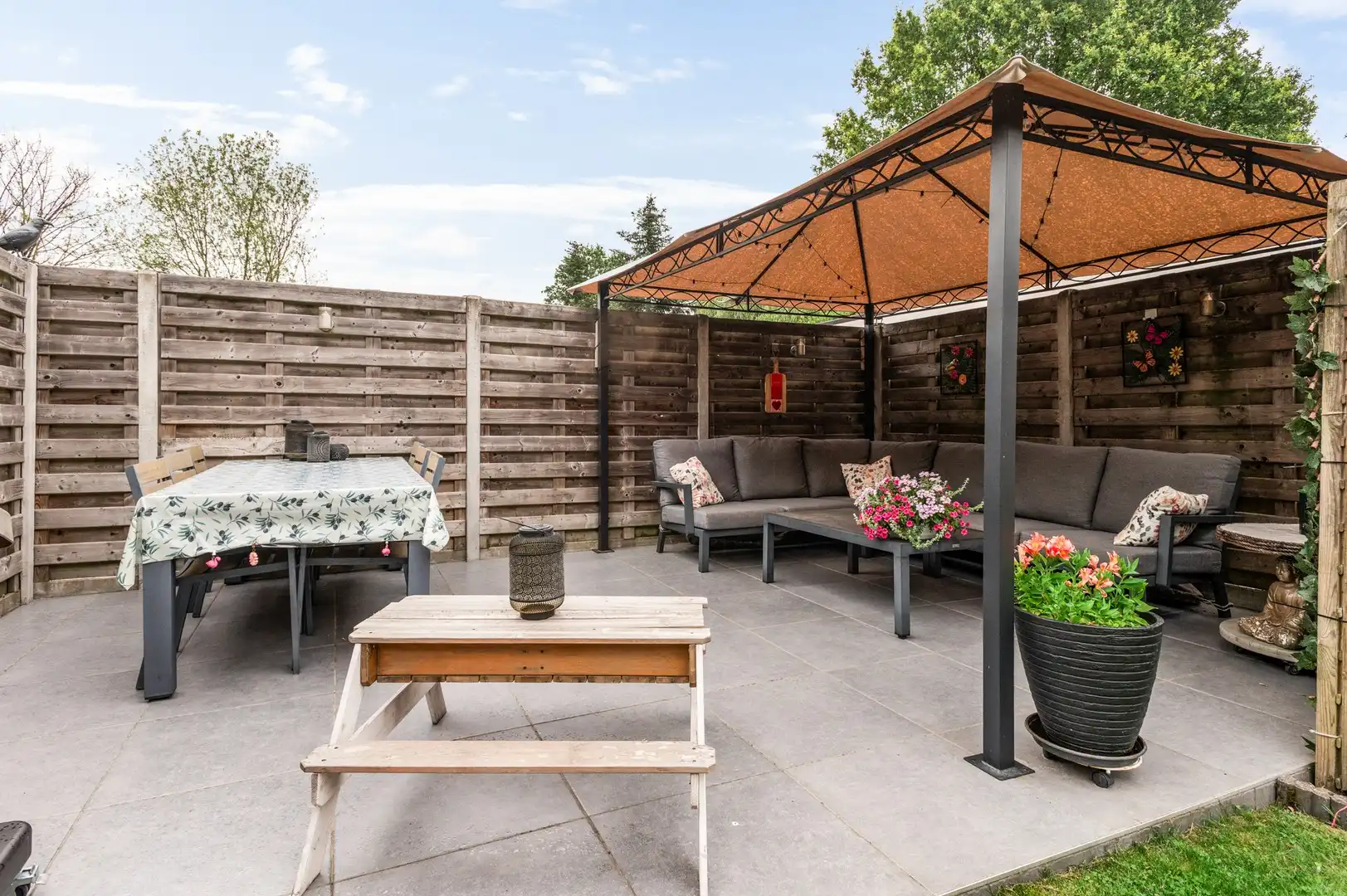 Gelijkvloers appartement met tuin en garage foto 12