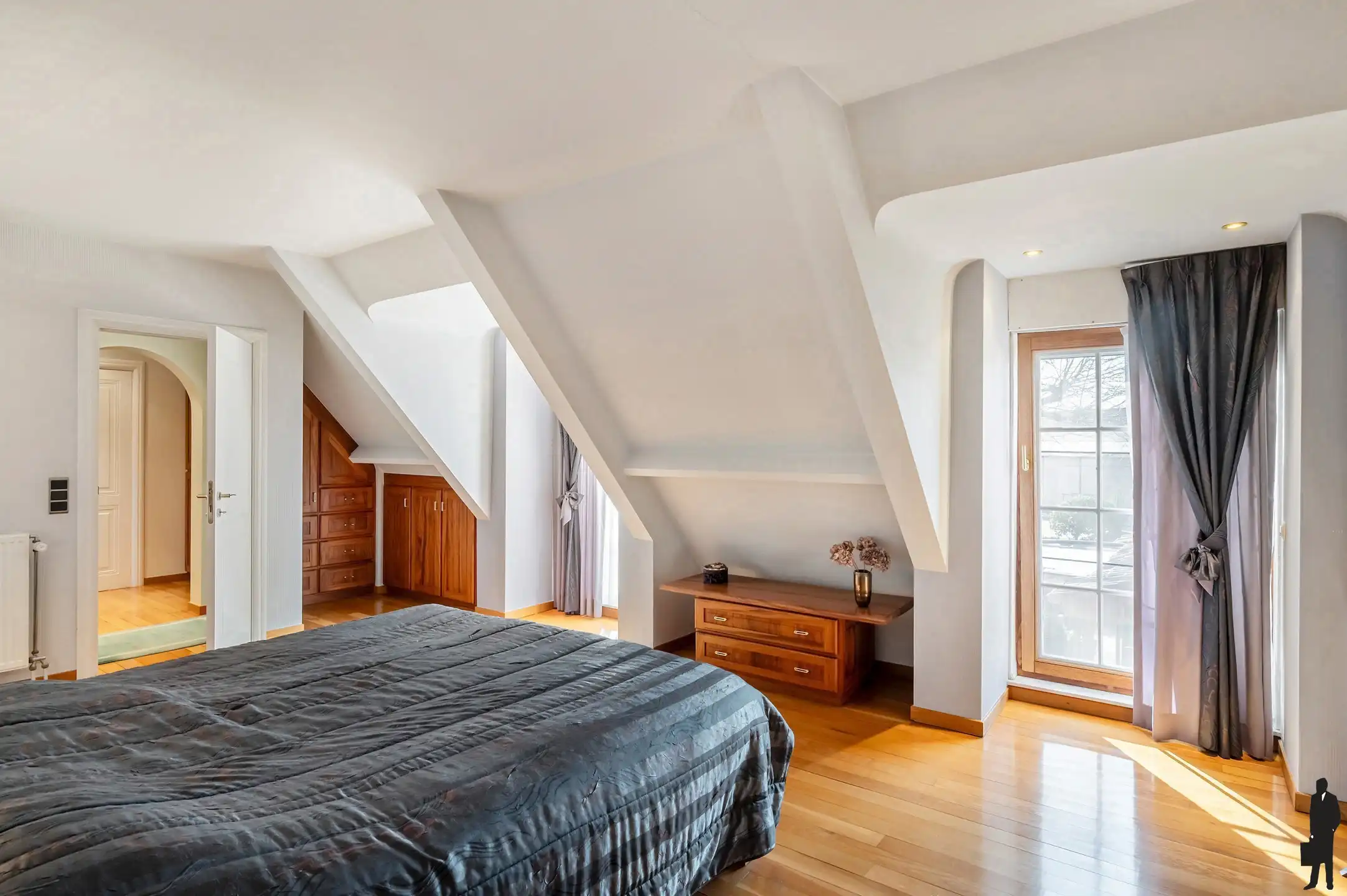 Prachtige en ruime woning gelegen in een rustige doodlopende straat te Mechelen. foto 16