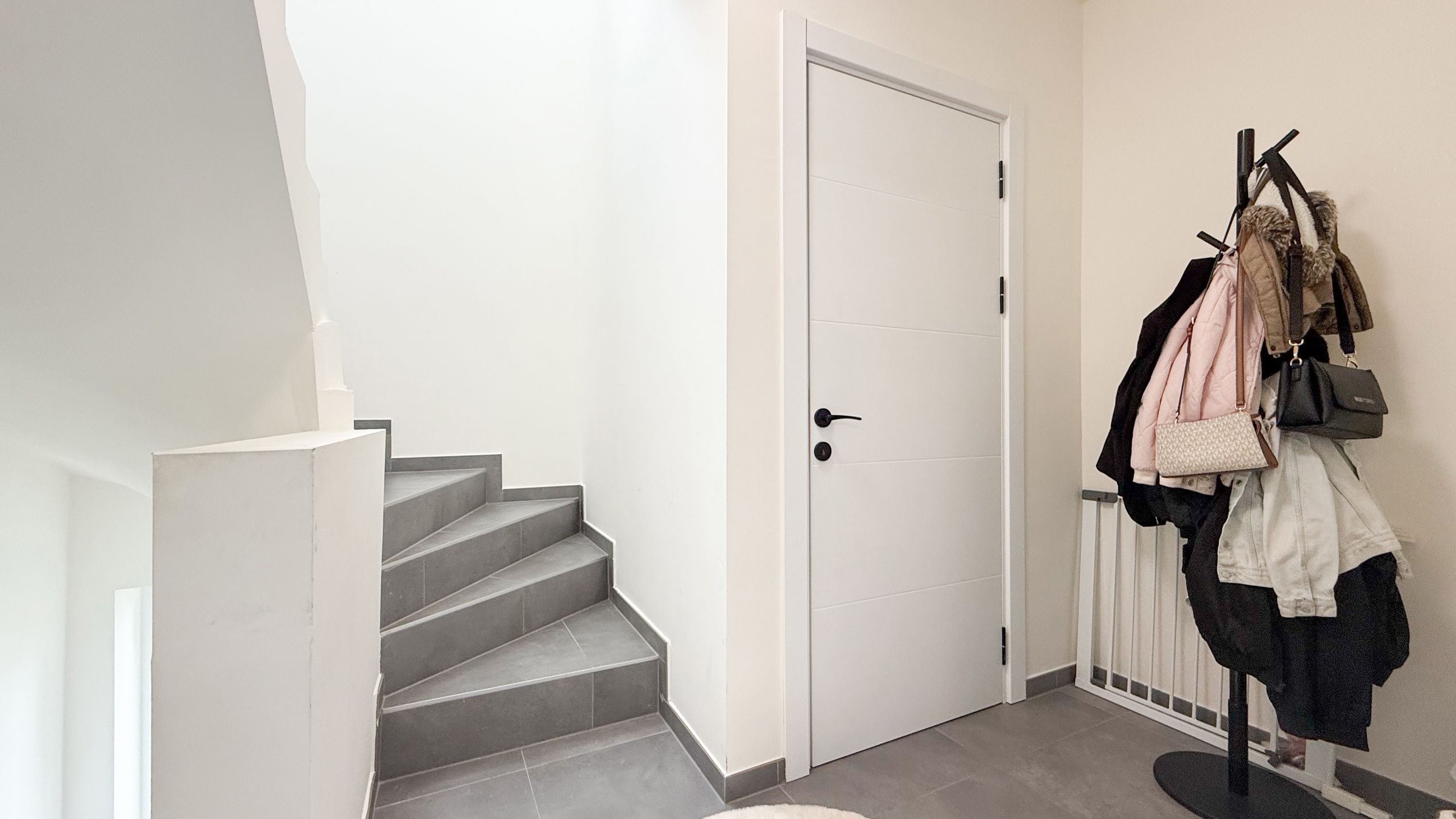 Nieuwbouw modern duplex appartement met 4 slpk te Boekt! foto 15