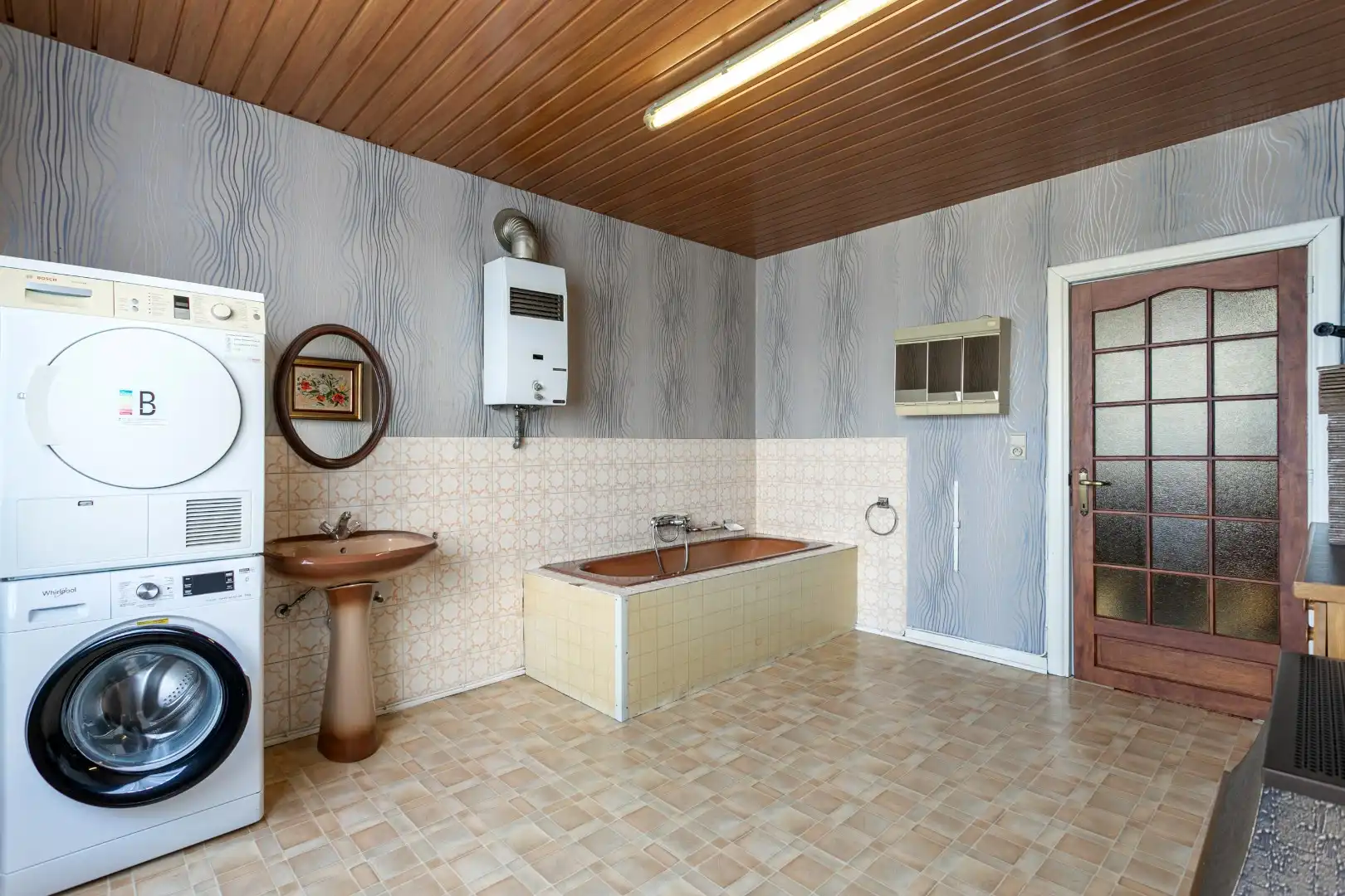 Te renoveren, karaktervolle woning met tal van mogelijkheden en tuin foto 10