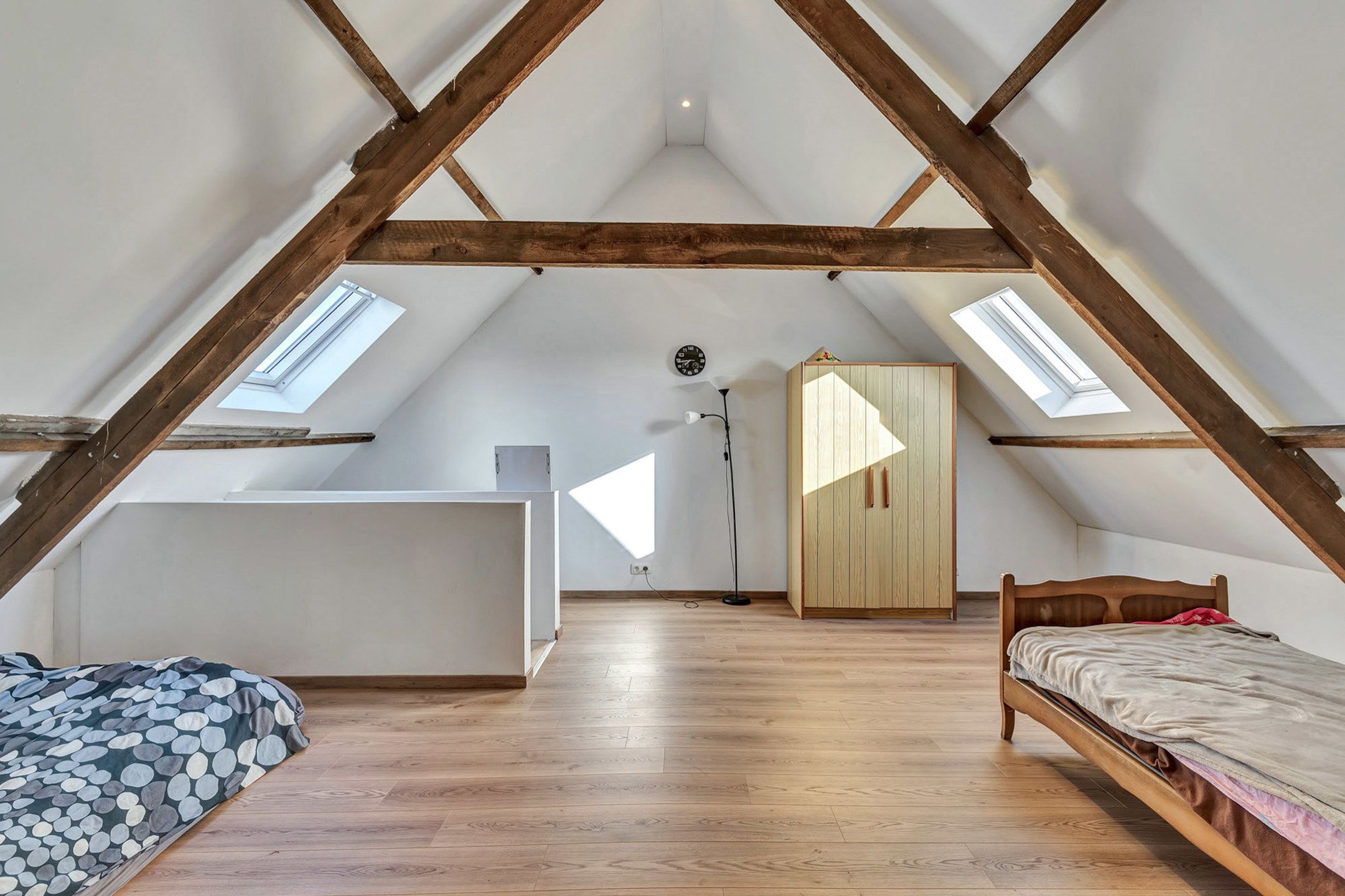 Ruime rijwoning met garage nabij centrum Deinze foto 13