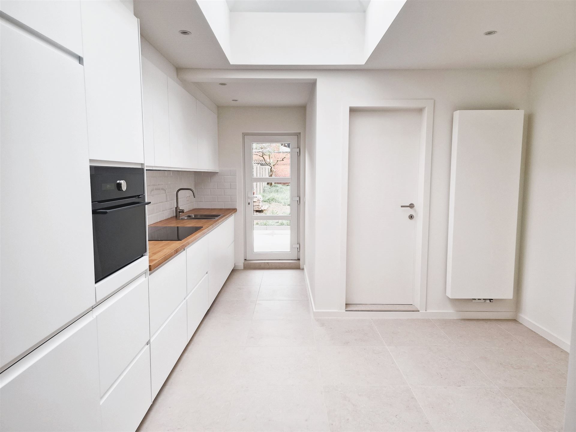 Gerenoveerde woning met 2 slpk en tuin foto 6