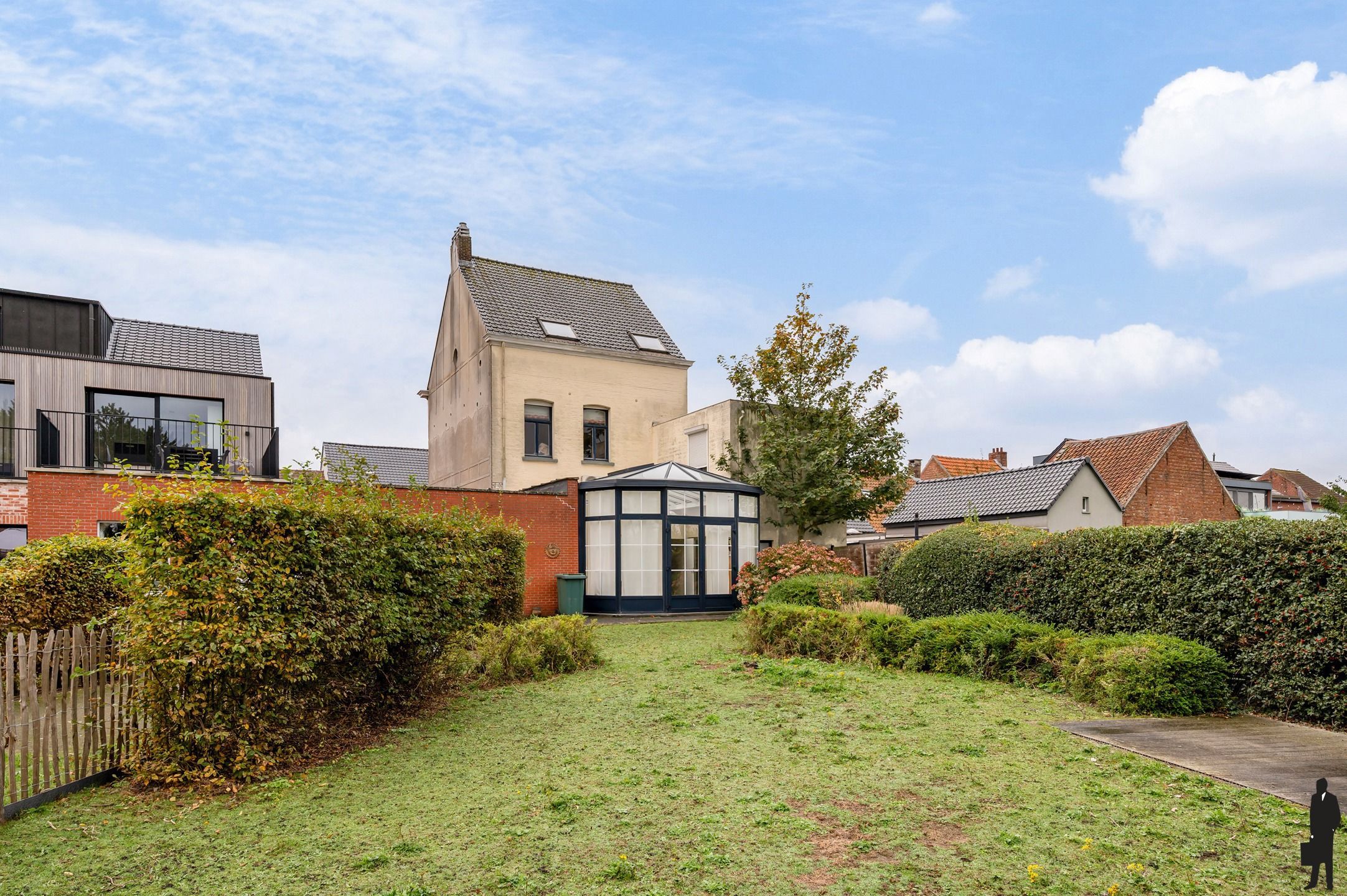 Deels gerenoveerde parel met mogelijkheden en weidegrond! foto 30