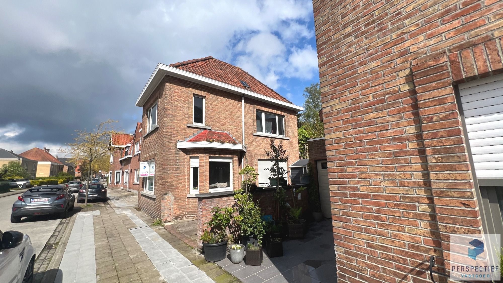 Rustig gelegen  woning met 3 slpk, koer en oprit foto 3