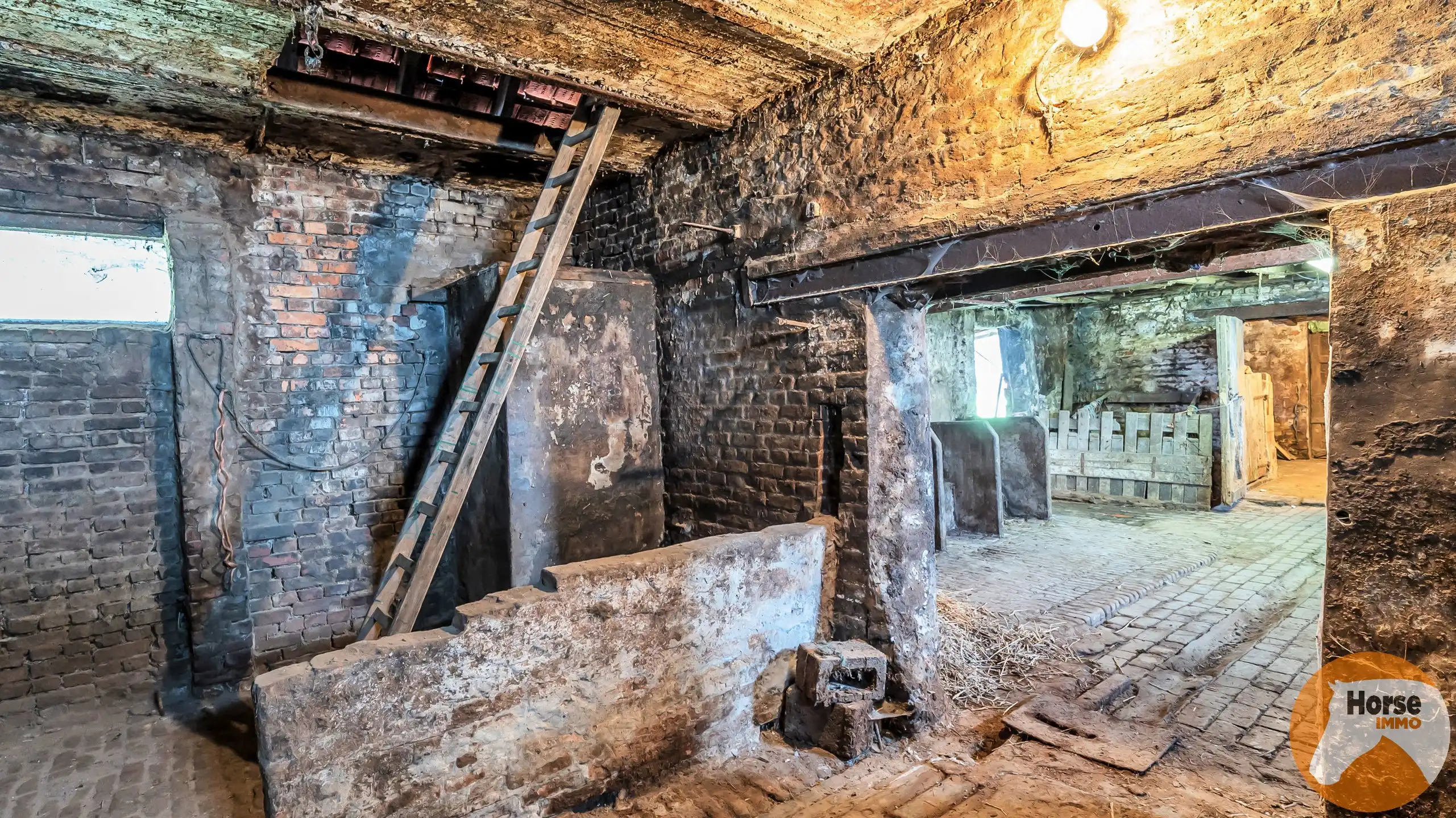 HOOGLEDE - Uitzonderlijke hoevesite op 4 ha in groene vallei foto 10