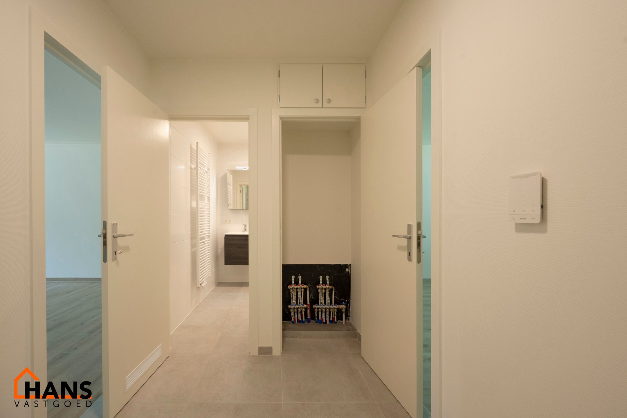 Gerenoveerd gelijkvloersappartement; mogelijk garage bij te huren. foto 4