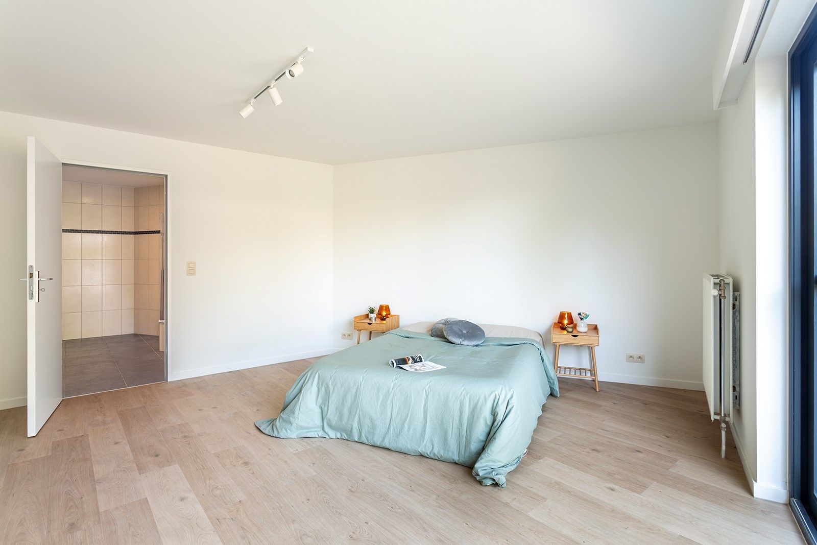 Ruim en prima gelegen appartement met tuin te Boechout foto 13