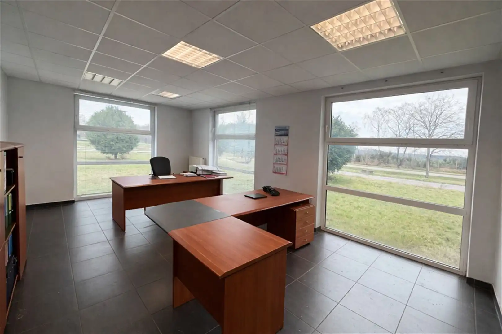 Industriële site met volledig verhard buitenterrein  foto 4