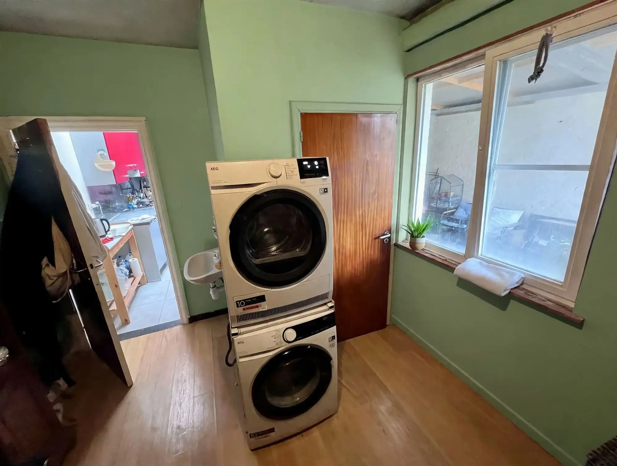 Huis met 5 slpks, 2 badk, dubbele oprit en tuin op 250 m² foto 7