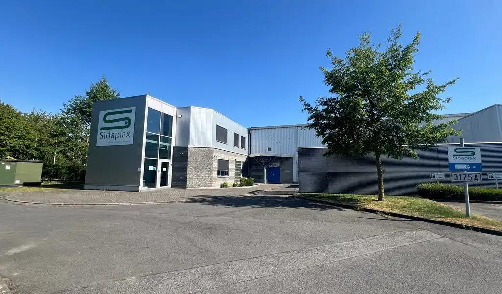 Logistiek bedrijfspand te huur in de haven van Gent foto {{pictureIndex}}