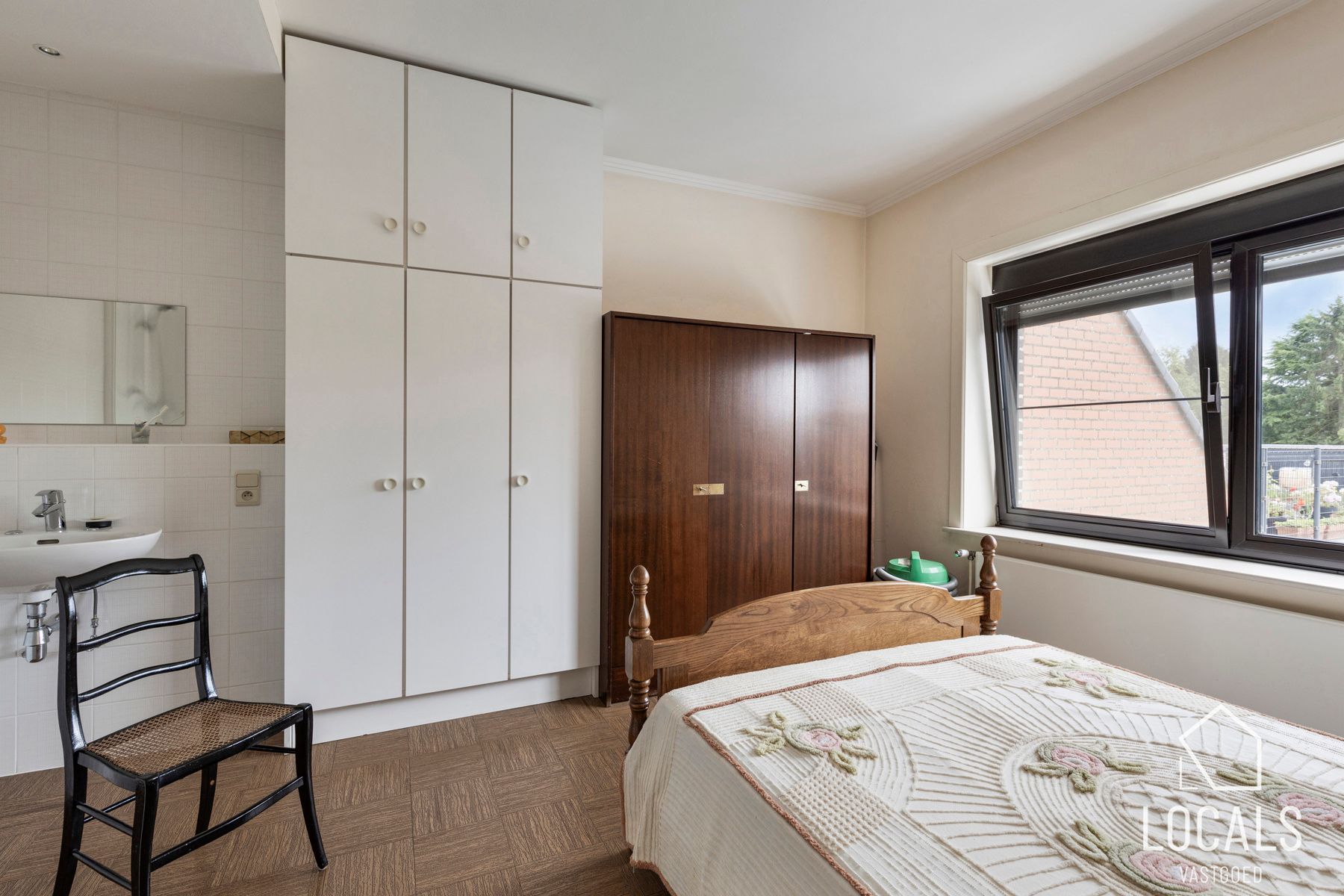 Instapklare woning met 3 slaapkamers + zolder, tuin, garage foto 17