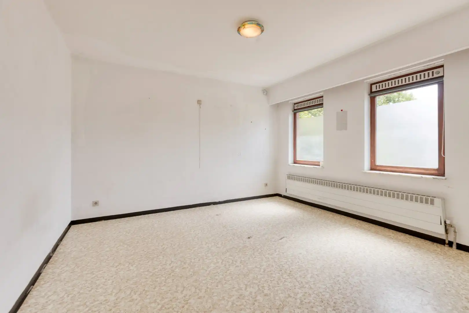 Te renoveren woning met 4 slpks, rustig gelegen in Hulsen op 3.675 m² !  foto 15