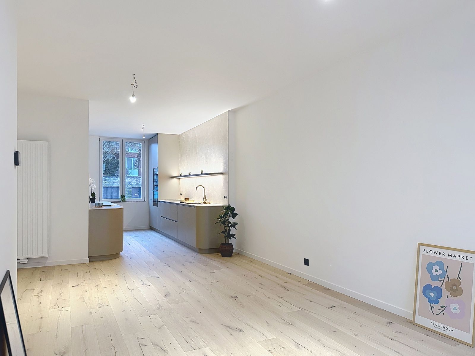 Stijlvol gerenoveerde arbeiderswoning met moderne allure foto 3