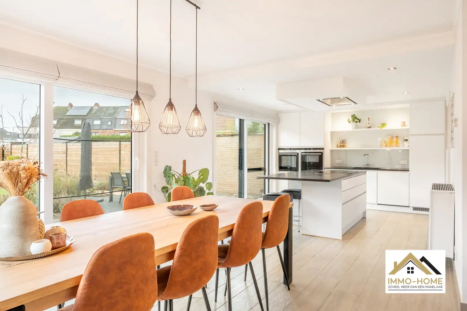 Prachtige HOB met zonnepanelen in een doodlopende straat! foto 6